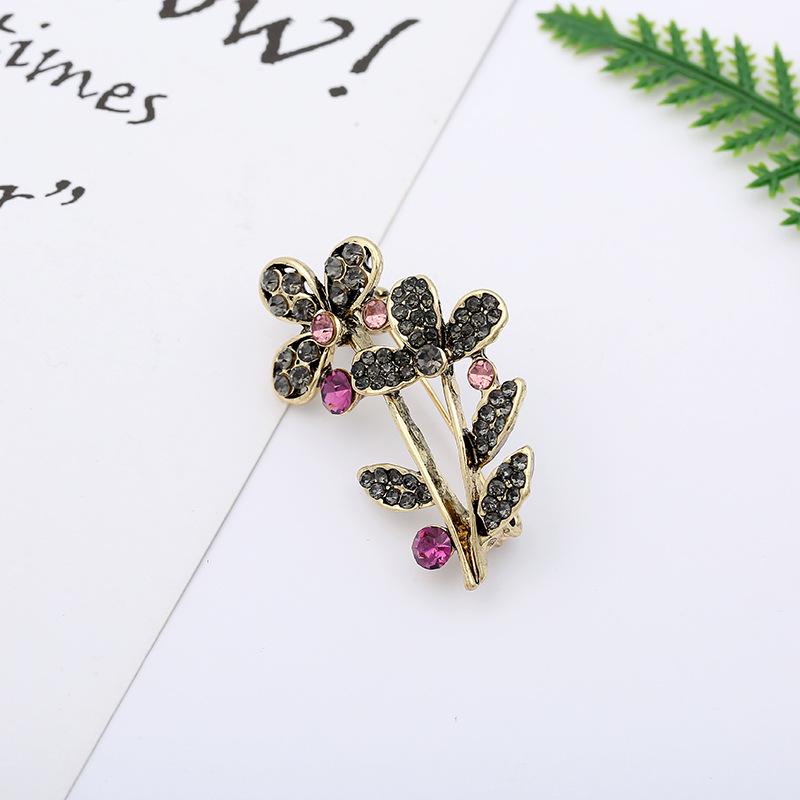 Брошь с инкрустацией из жемчуга и животного - мультяшный стиль, сплав, бижутерия в виде капли масла, для женщин