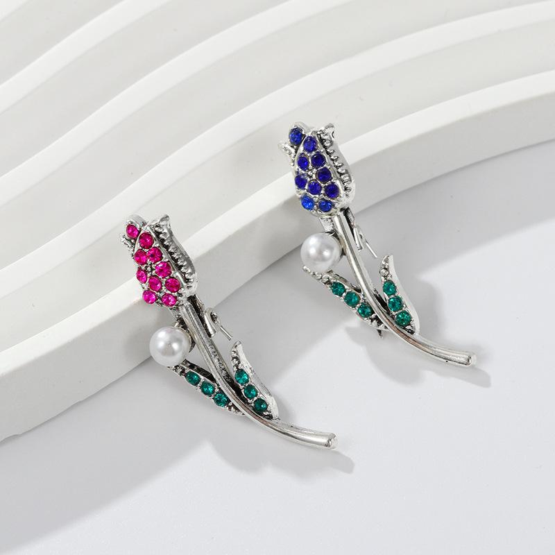 Брошь-роза Простые ювелирные изделия Аксессуары Бриллиантовая маленькая булавка-цветок Брошь Аксессуары для одежды