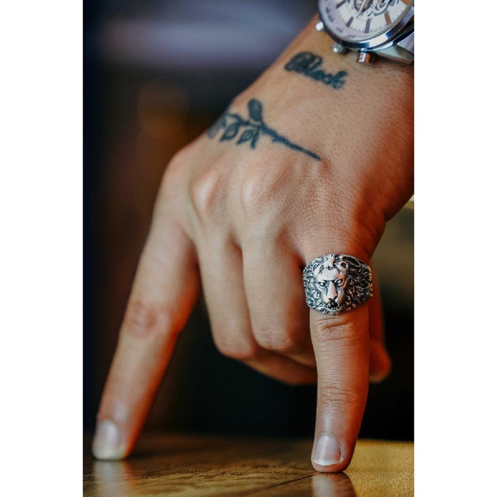 Регулируемое кольцо с антикварной посеребренной моделью льва