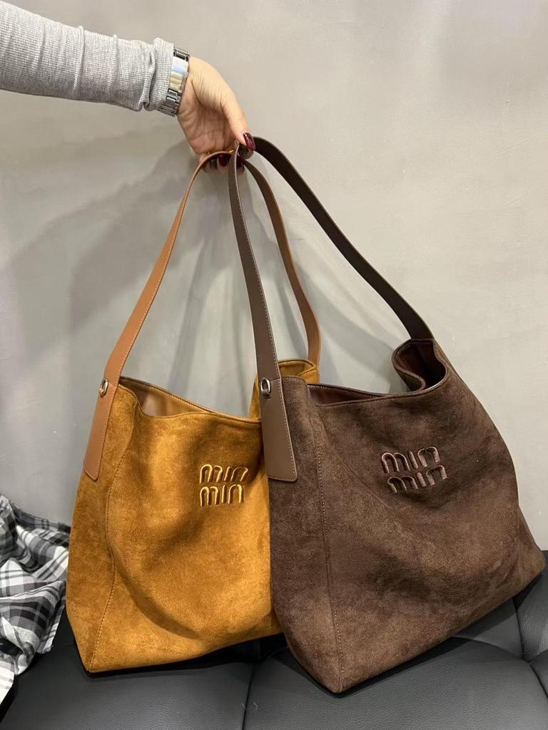 2025 Autumn/Winter Retro Large Capacity Casual Tote Bag for Women - Underarm, Single Shoulder, Mother-Child, Commuter Handheld