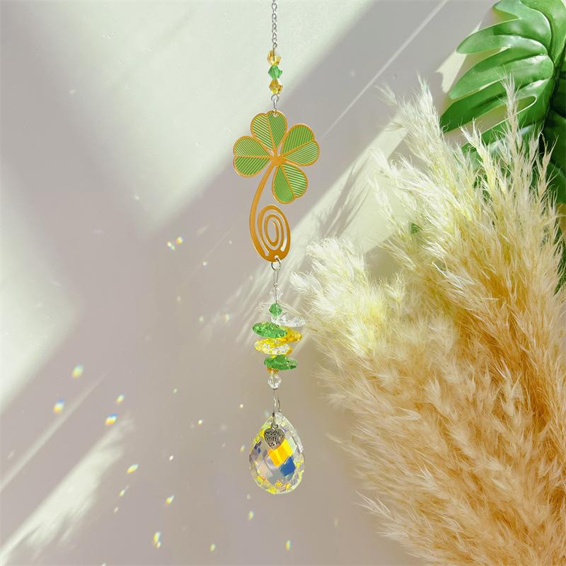 Sun Catcher Clover Ginkgo Leaf Window Hanging Wind Chimes Ornaments Light Catcher Crystal Prism Rainbow Maker Pendants Decor