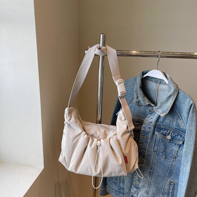 Сумка женская большой вместимости новая простая и универсальная плиссированная на плечо сумка-мессенджер классная сумка-тоут