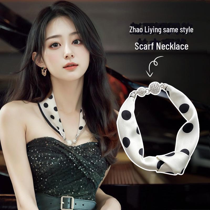 Женский шелковый шарф с магнитной пряжкой — модная защита шеи на весну, лето и осень 2024 года