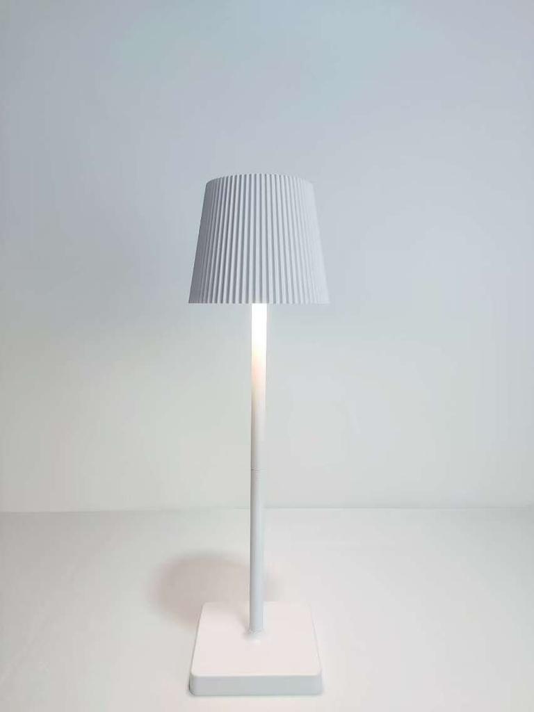 Скандинавская светодиодная настольная лампа, перезаряжаемая настольная лампа с сенсорной регулировкой яркости, ночник для улицы, водонепроницаемый, для патио, ресторана, бара, декоративное освещение