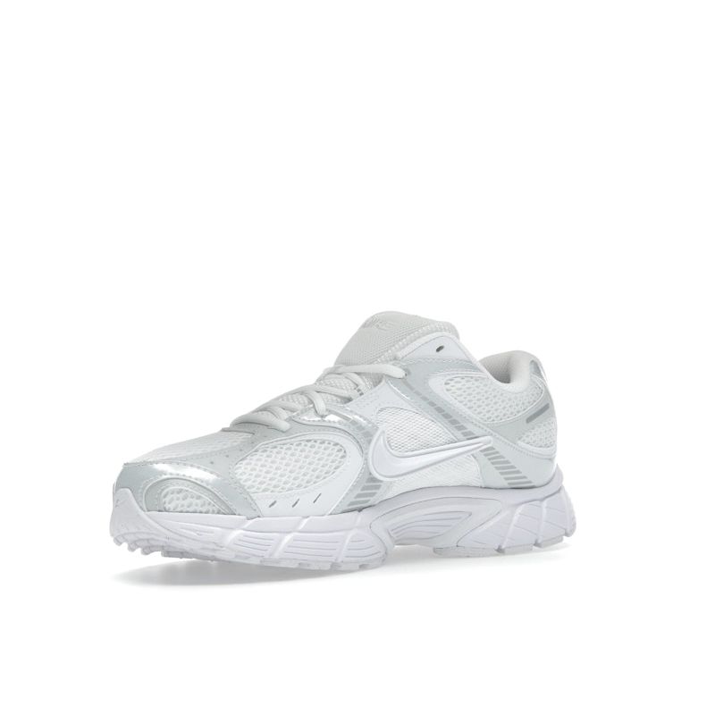 Nike Женские кроссовки WMNS V5 RNR Chunky Retro Бело-серебристые HQ7901-101