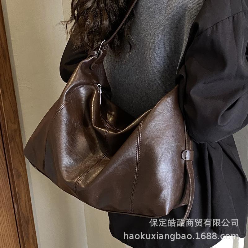 Сумка кроссбоди женская сумка 2025 новая осенне-зимняя сумка женская ретро рабочая сумка-тоут для通勤 большая вместительная сумка на плечо