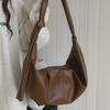 Korean Large Capacity Retro Pleated Leather Dumpling Bag - Casual Versatile Shoulder Messenger for Commuting