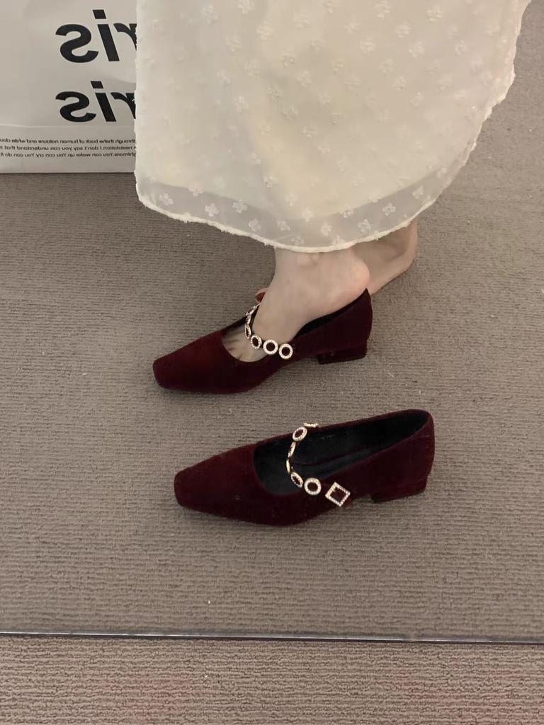 Каблук темперамент новый фейс низкий горловина толстый квадратный носок одинарные туфли женские 2025 плоский каблук бархатные туфли Мэри Джейн легкие осень и зима французский