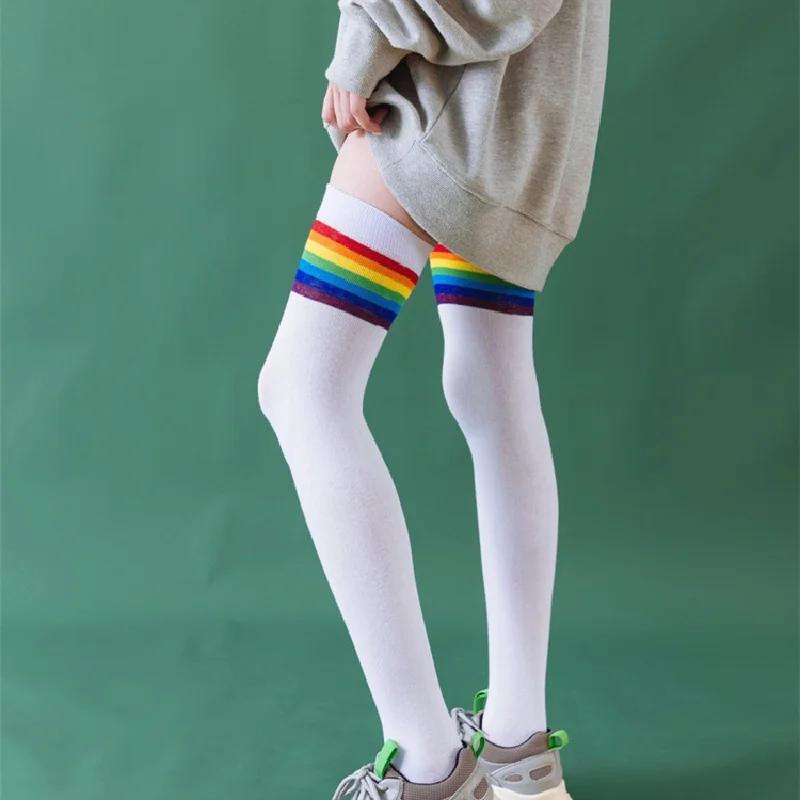 Милые длинные носки выше колена в стиле Лолиты для японских девочек, школьные черно-белые полосатые чулки для косплея для женщин
