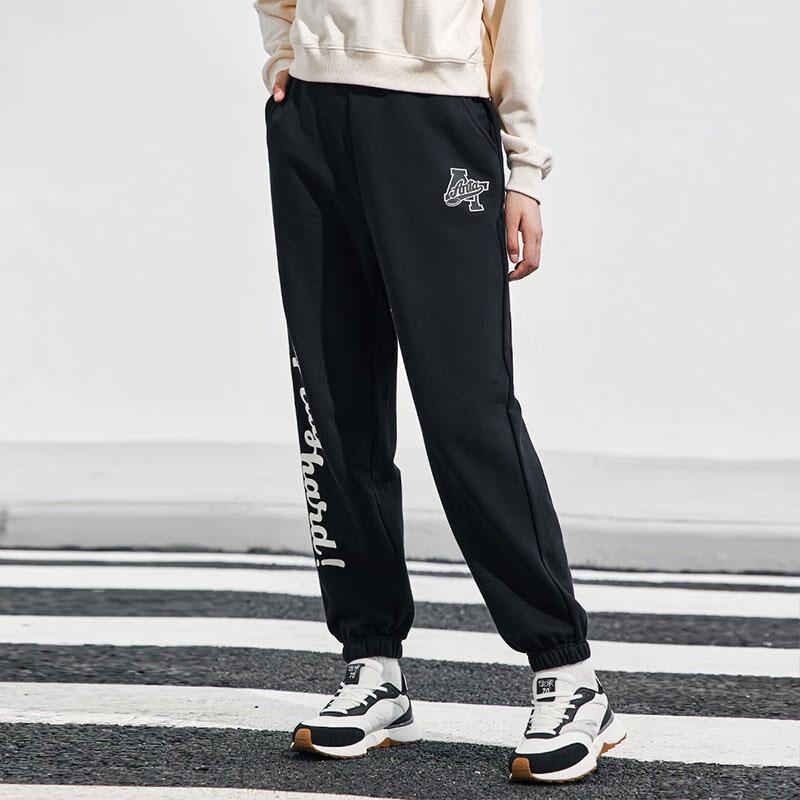 Anta Серия «Стиль жизни» Спорт Культура Фрисби Альянс Письменный Принт Манжеты Трикотажные Штаны Женские Штаны Базовые-Черные 162338326-5