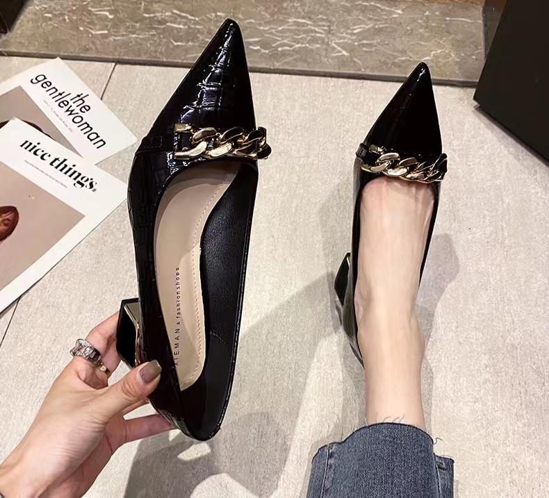 Женская летняя обувь Черные туфли для женщины 2025 на среднем квадратном каблуке Офисные туфли-лодочки с острым носком Весенние Мэри Джейн