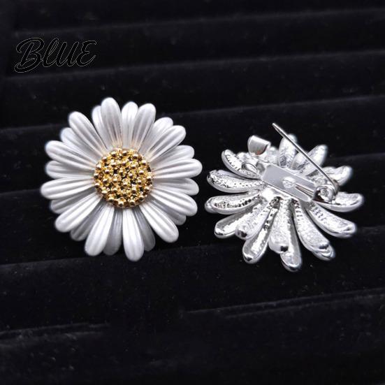 Flower Brooch Women Sparkling Rhinestones Chrysanthemum Shape Lapel Pin Sophisticated