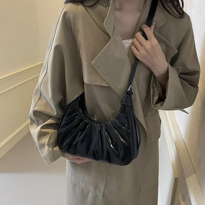 Women's PU Ruched Shoulder Bags with Zipper Large Capacity Simple Stitching Thread Pendulous Classic Style Tote Bag