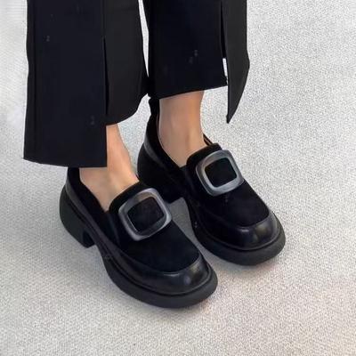 Осенние модели 2025 года лоферы на платформе из матовой замши с круглым носком на одном каблуке женские на среднем каблуке бесшумные черные туфли из маленькой кожи одинарная обувь