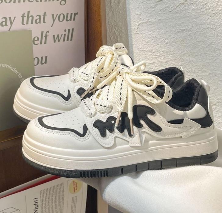 Fashion Women Platform Sneakers Star Design Lace Up Skateboard Flat Outdoor Comfortable Running Sports Shoes Tennis Jogging Sneakers