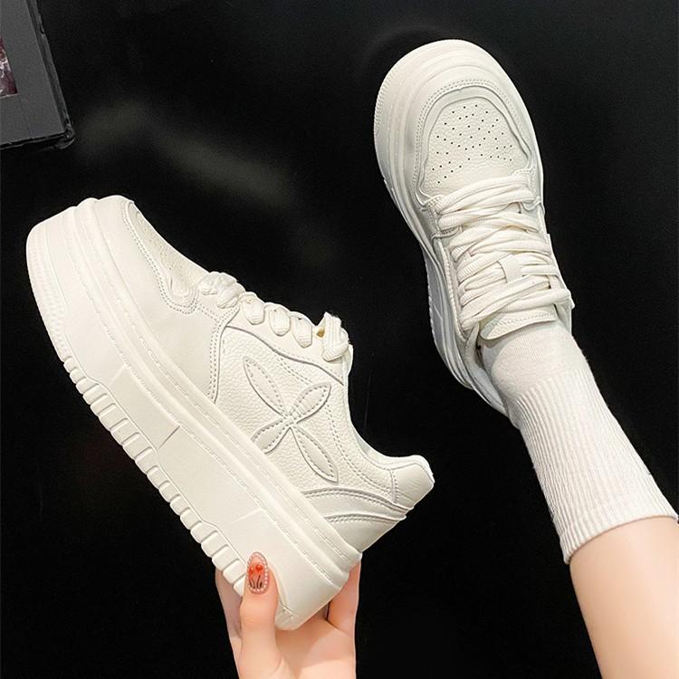 Женская белая обувь, новая летняя повседневная дышащая обувь, женские универсальные туфли на платформе с поднятой подошвой