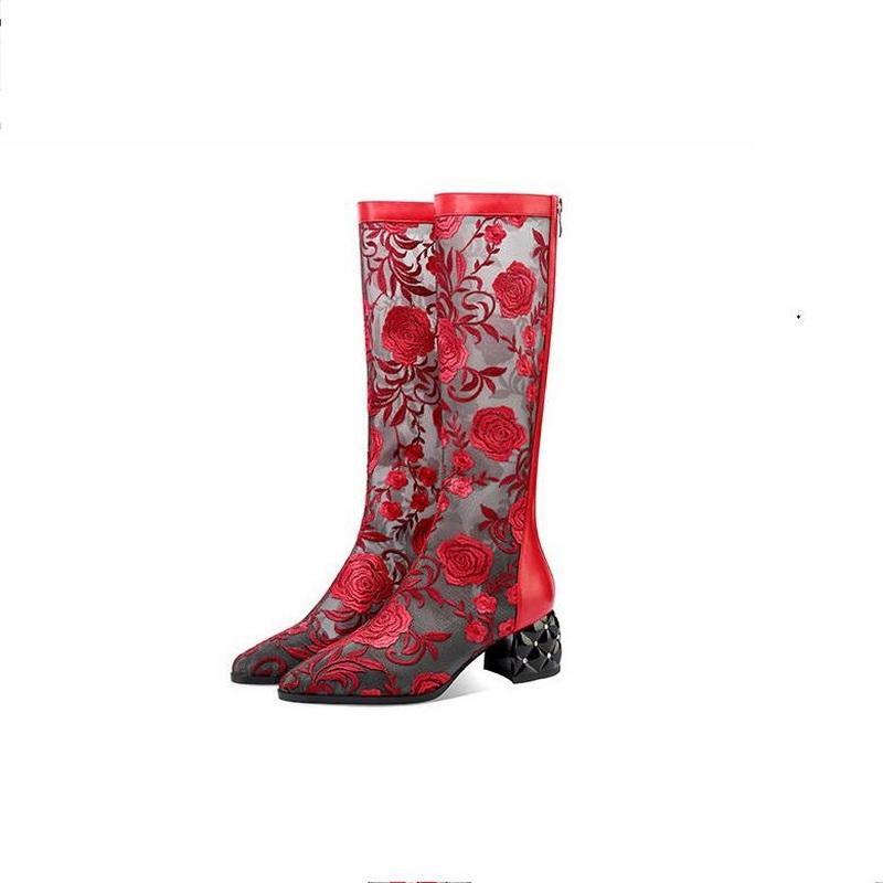 Модные женские сандалии-ботинки до колена FHC, летняя сетчатая обувь, длинные боты с вышивкой кружевом в виде цветов, острый носок, молния сзади, черные, белые, дропшиппинг