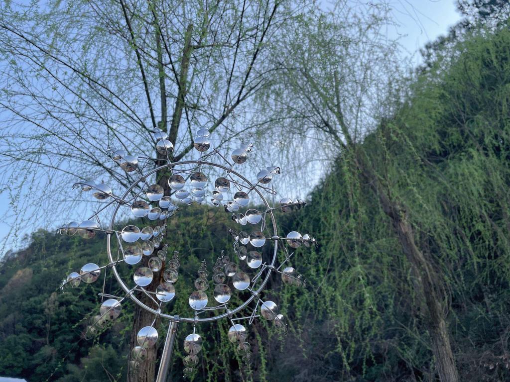 Креативная уличная кованая железная ветряная мельница: Вращающееся металлическое садовое украшение