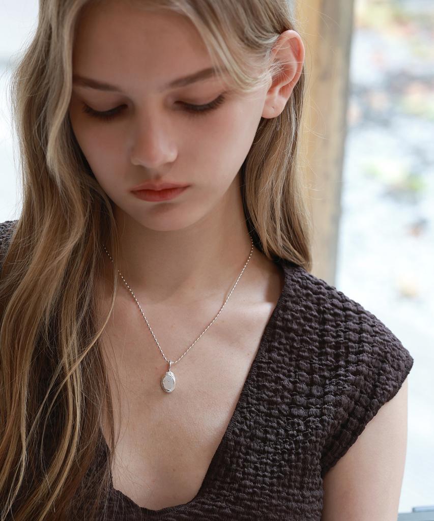 Reindeer Murmur Necklace 04