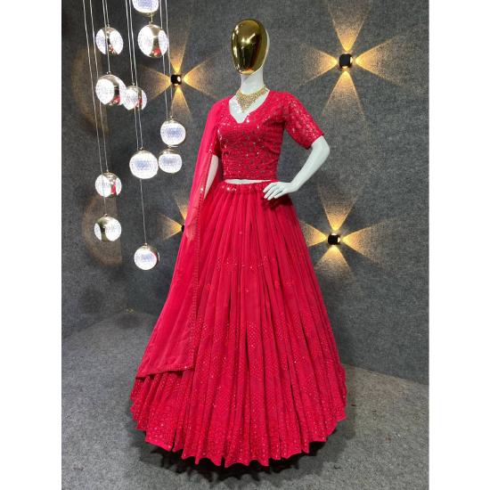 Новая привлекательная и сильно вышитая лехенга с блузкой и дупаттой. (чоли)