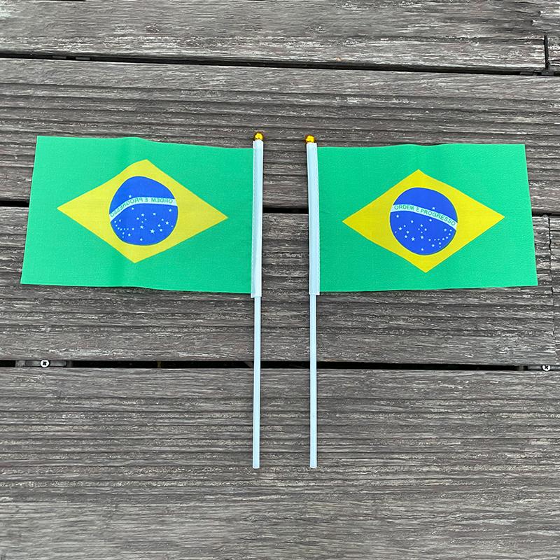 xvggdg 100pcs 14 * 21cm Promotion Wholesale Brazil Hand flag Waving National Flag