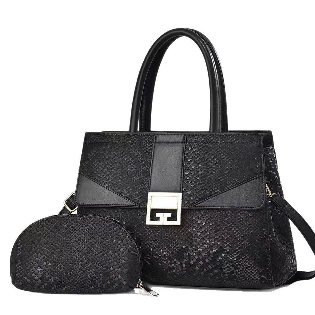 Retro Large Capacity Single Shoulder Bag With Zipper Closure Suitable For Business Commute