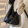 Large Capacity Tote Bag Lazy Wind Bag Women's 2025 New Niche Underarm Bucket Bag Fashion Shoulder Commuter Bag