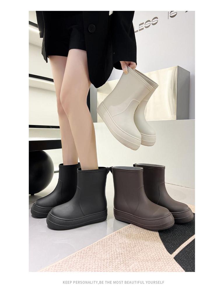 Модные женские водонепроницаемые резиновые сапоги средней высоты со съемной бархатной подкладкой и нескользящей мягкой подошвой.