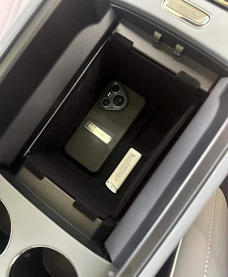 Органайзер для хранения в подлокотнике центральной консоли Geely Galaxy E8 (Подходит для 25 моделей)