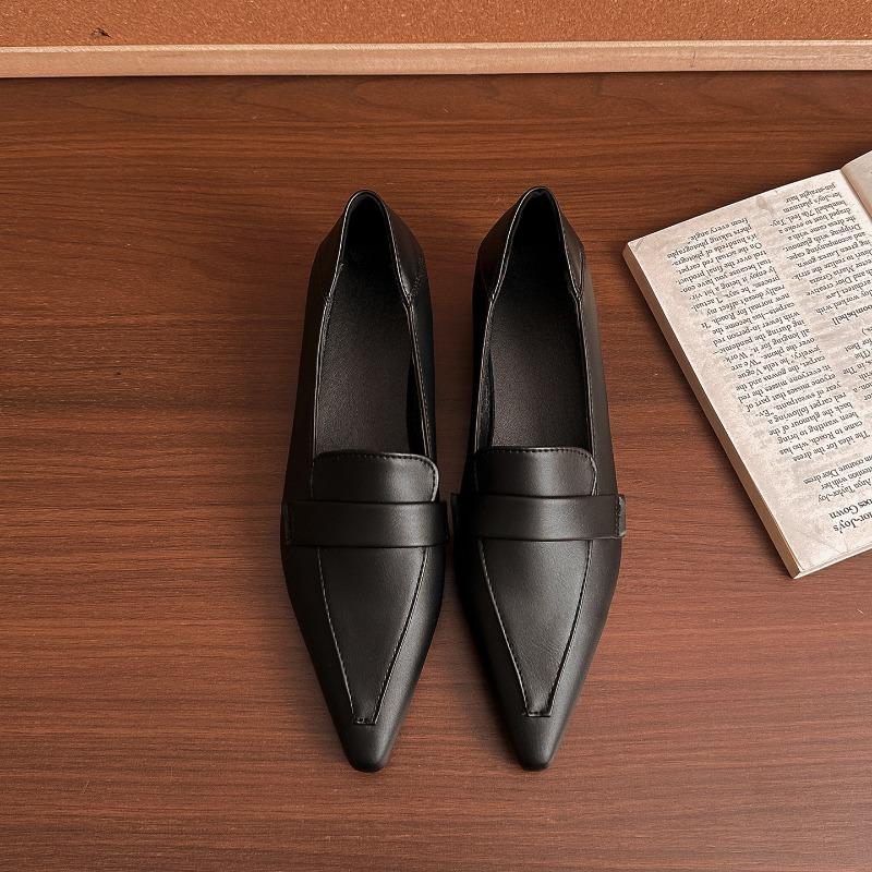 Весна 2026 Женские лоферы с острым носом на низком каблуке Лаконичные слипоны Однотонная обувь Дизайнерские Элегантные Туфли для стриптиз-клуба Женская обувь