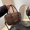 Stylish and Simple Niche Design Handbag 2025 Winter New Casual Shoulder Bag Personalized Messenger Women's Bag