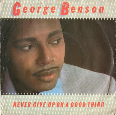 7-дюймовая пластинка GEORGE BENSON - Never Give Up On A Good Thing K17902 Warner Bros. Re 1982 UK Джаз Б/У