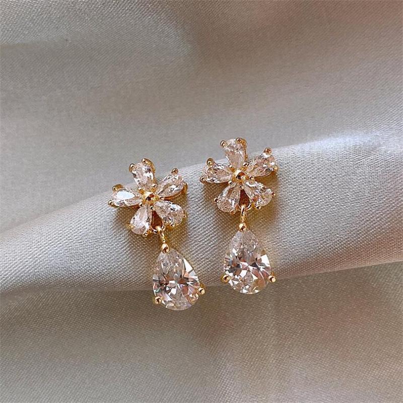 Серьги-подвески из стерлингового серебра S925 с корейским хрустальным цветком: Осенне-зимний роскошный дизайн