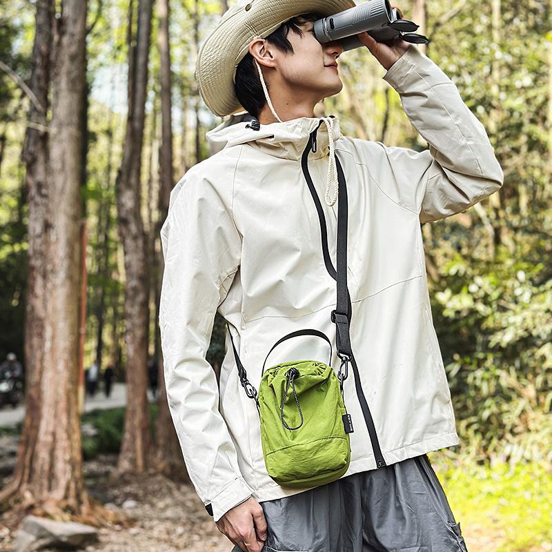 Small satchel women's niche design 2025 spring casual foreign style fashion messenger bag boys casual shoulder bag women