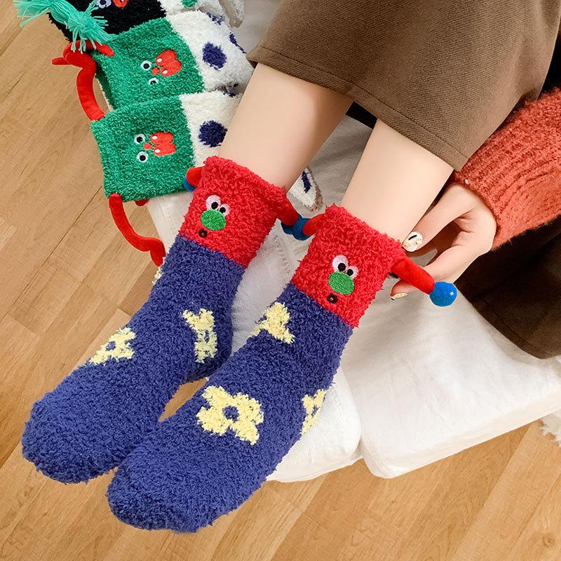 Милые плюшевые носки для женщин на зиму, утолщенные и теплые домашние носки до середины икры из кораллового плюша, плюшевые носки для сна на полу