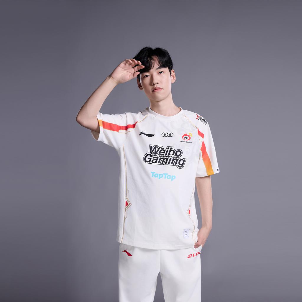 Футболка Li Ning Sports Lifestyle Series с круглым вырезом и коротким рукавом, логотипом бренда, сезон 2024 года, унисекс, футболка WBG Team, цвет белый ATSU645-1
