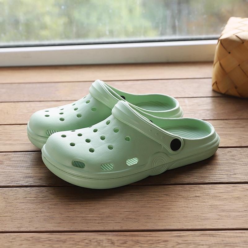 New Couple Hole Shoes Men's Soft Sole Non-slip Hollow Cool Slippers Garden Shoes Women's Seaside Beach Casual Foam Drag