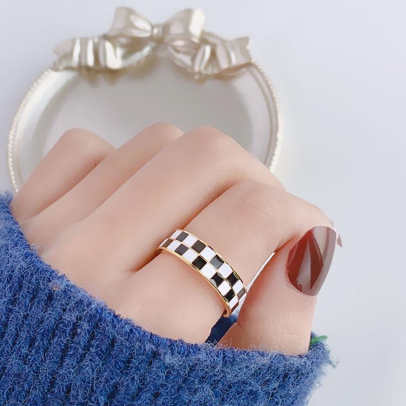 Titanium Steel Ring for Women, Black and White Checkerboard Pattern, Light Luxury, Same Style, Trendy Index Finger, Korean