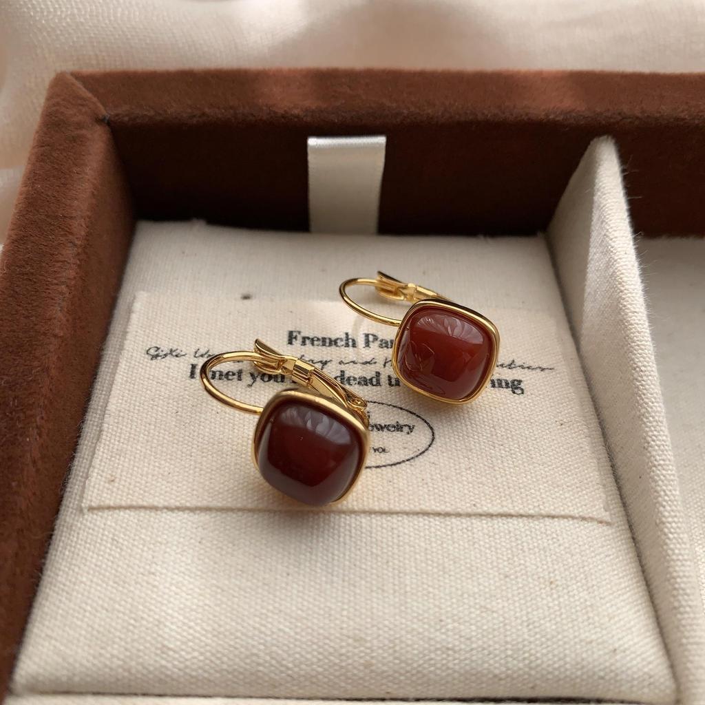 Geometric Crimson Agate U-Ear Buckle Earrings Retro Elegant Atmosphere Niche Design Premium Autumn And Winter Earrings