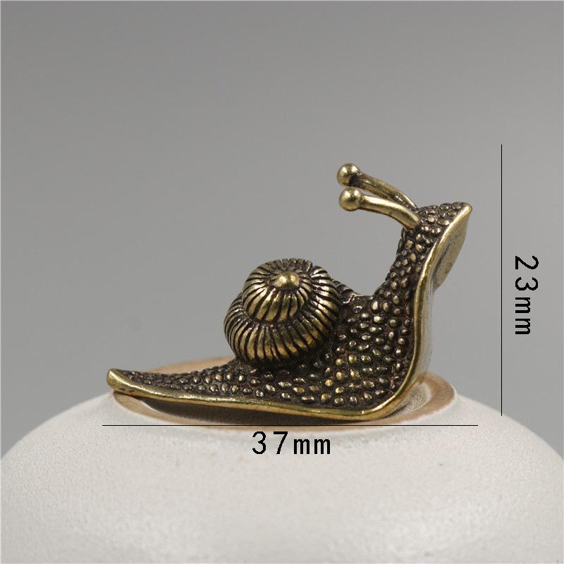 Retro Pure Copper Mini Snail Ornament Desktop Decoration Tea Pet Snail Ornament Antique Brass Animal Miniature Figurine Craft