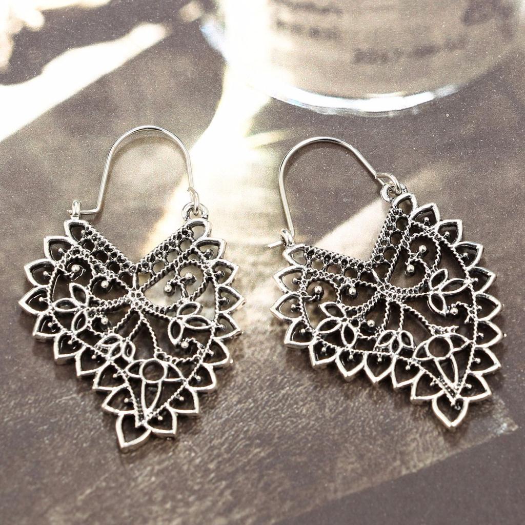 Этнический стиль Простой сплав Узор Полые ушки Подвеска