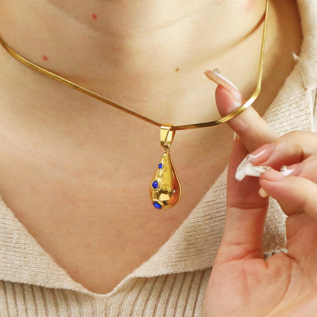 Women's Europe United States Cross-border Copper Drop-shaped Resin Gem Necklace Blade Chain Unique Personality Niche Design