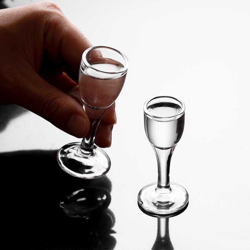 High-Stem Transparent Thickened Glass Maotai Liquor Cup with Decal