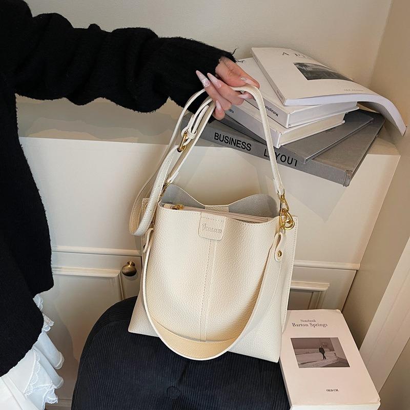 Large-capacity Bucket Bag Women's New Fashionable Autumn Versatile Broadband Shoulder Bag Simple Texture Messenger Bag