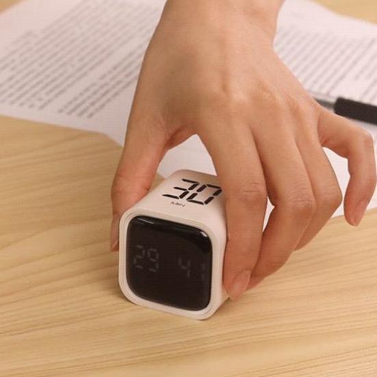 Датчик силы тяжести Переворачивающийся светодиодный дисплей Время 4 предустановленных двойных режима Время