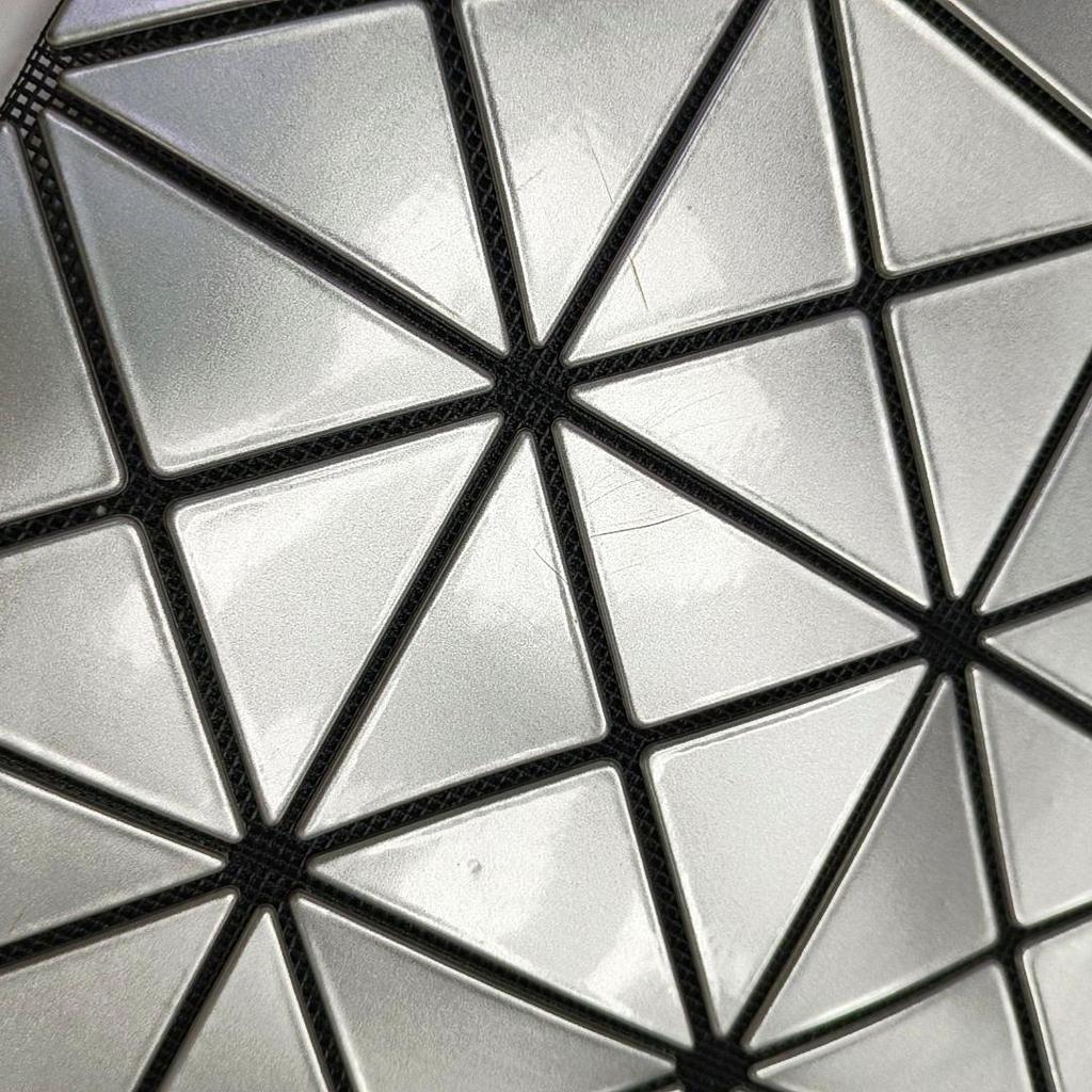 [Pre-Owned] Lucent Silver Special Material Geometric Tote Bag - Very Good #1VBRT7P