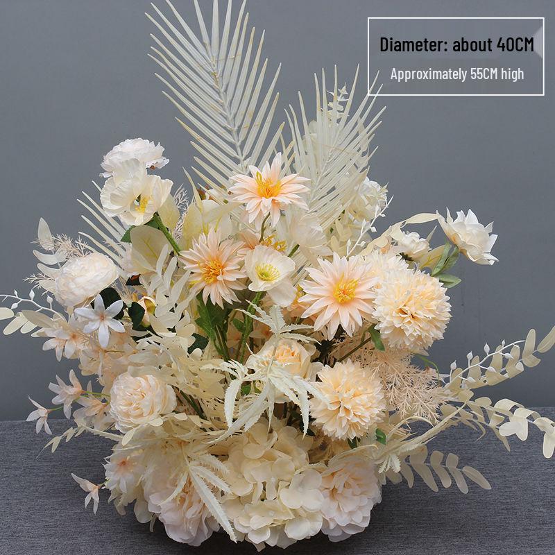 Свадебная композиция из эвкалиптового шелка: Декор прохода и сцены в горшках