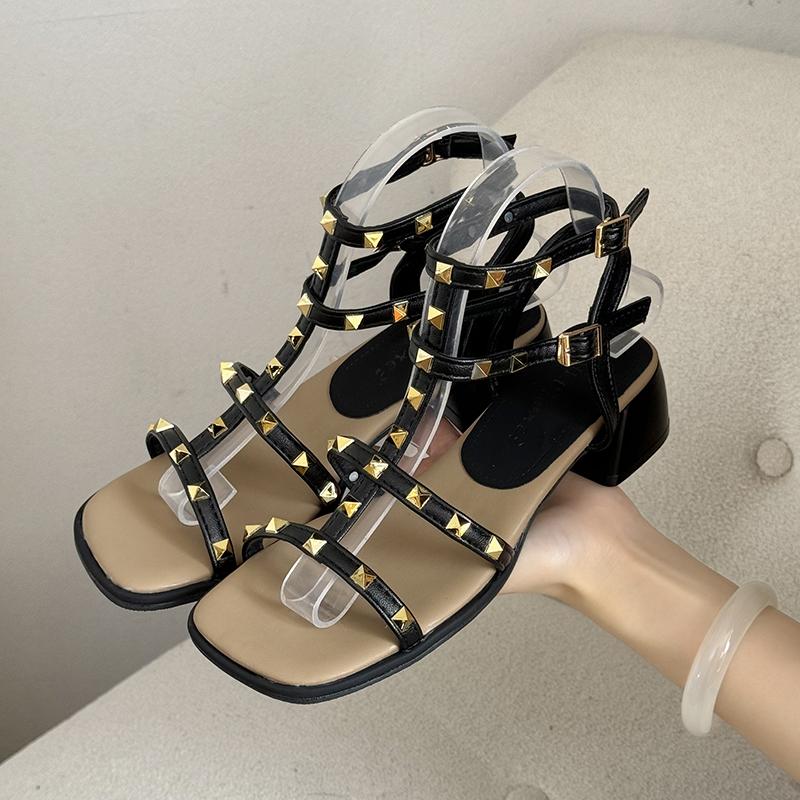 Модная летняя новая обувь на толстом каблуке Женская мода Квадратный носок Открытый носок Перфорированная Клепки Противоскользящая Износостойкая Высокие каблуки