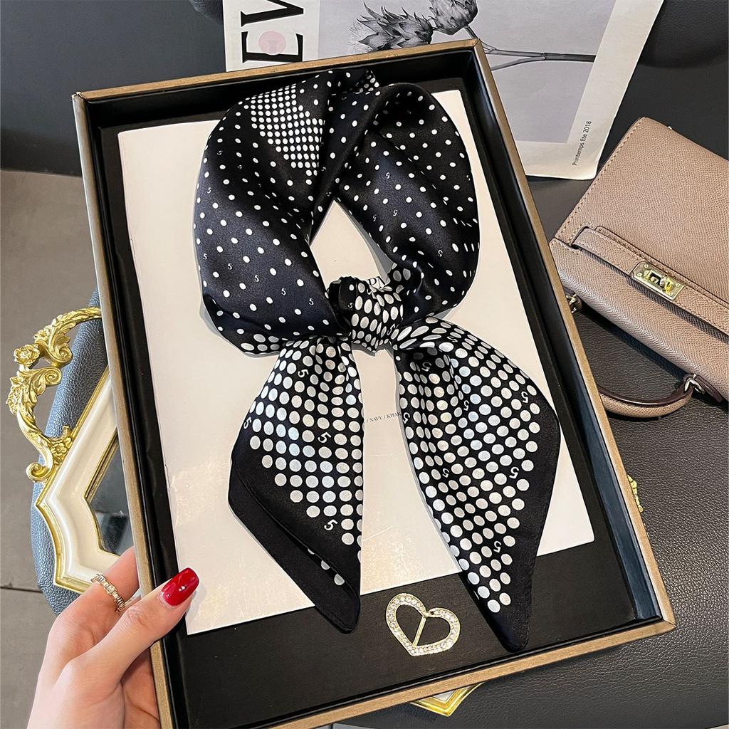 Luxury  Women Mulberry Silk Scarf Fashion Pattern Design Square Scarves Bandanna Wraps Decoration Hairband