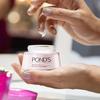 Дневной крем Pond'S Bright Beauty SPF 15, 50 г, нежирный, матирующий, ежедневный увлажняющий крем для лица - с ниацинамидом для осветления темных пятен и придания коже сияния
